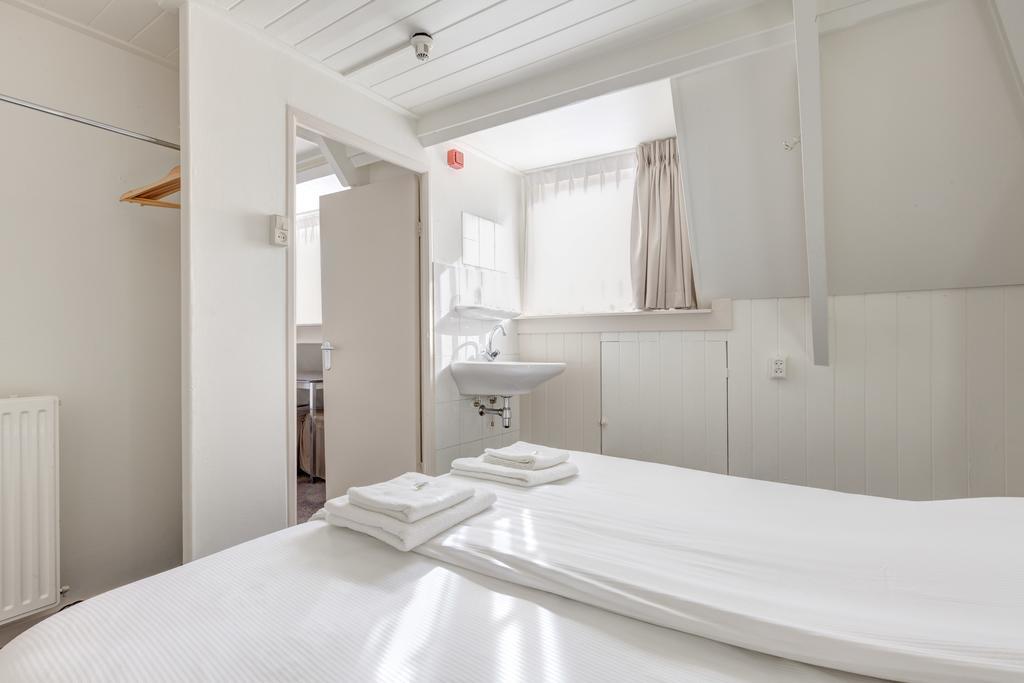 Hotel Stad En Land Алкмаар Екстериор снимка
