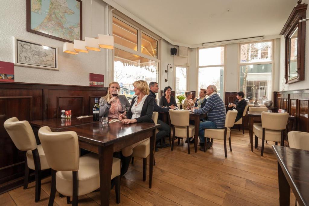 Hotel Stad En Land Алкмаар Стая снимка