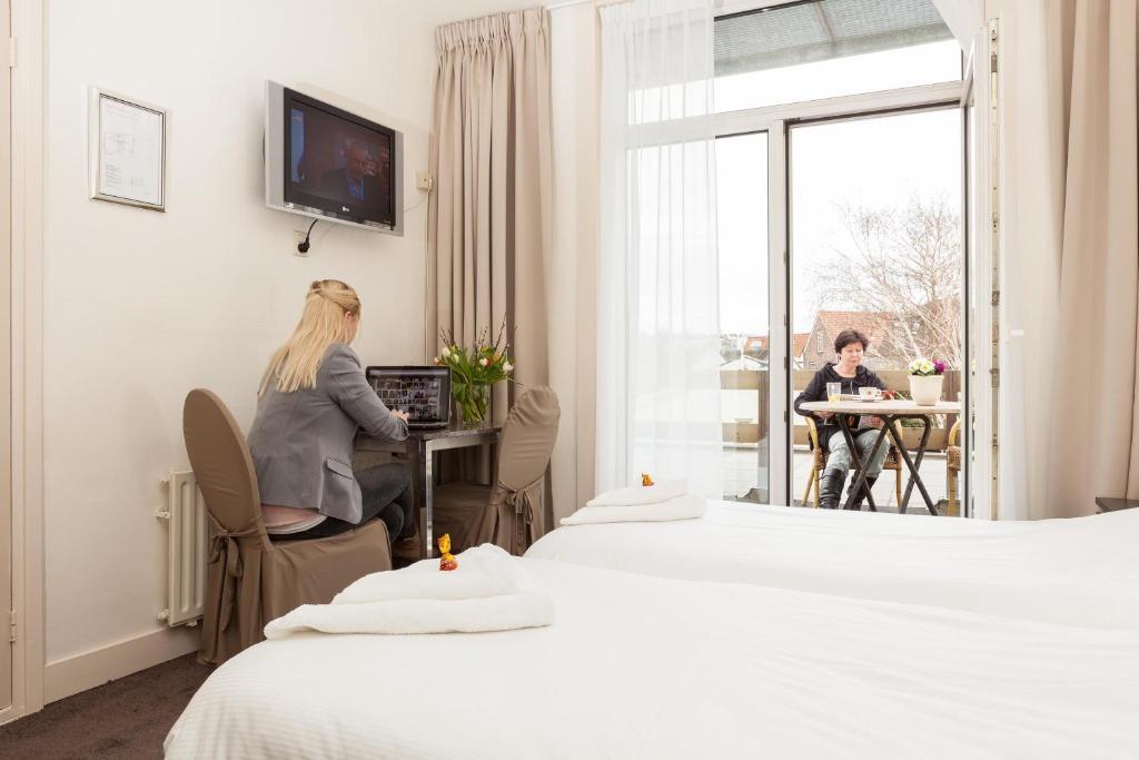 Hotel Stad En Land Алкмаар Стая снимка