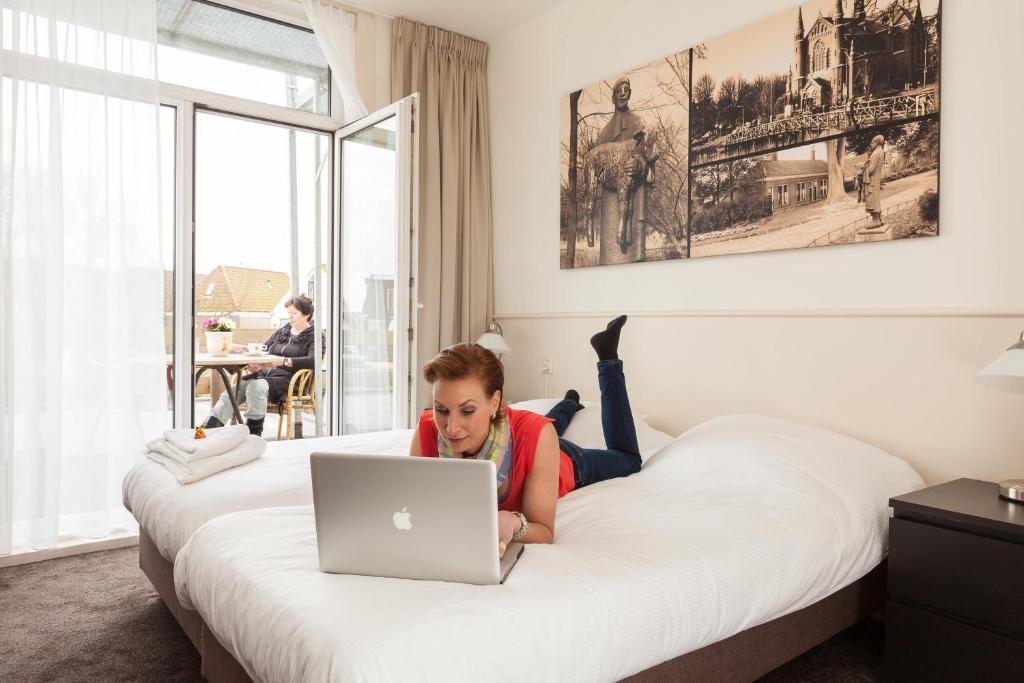 Hotel Stad En Land Алкмаар Стая снимка