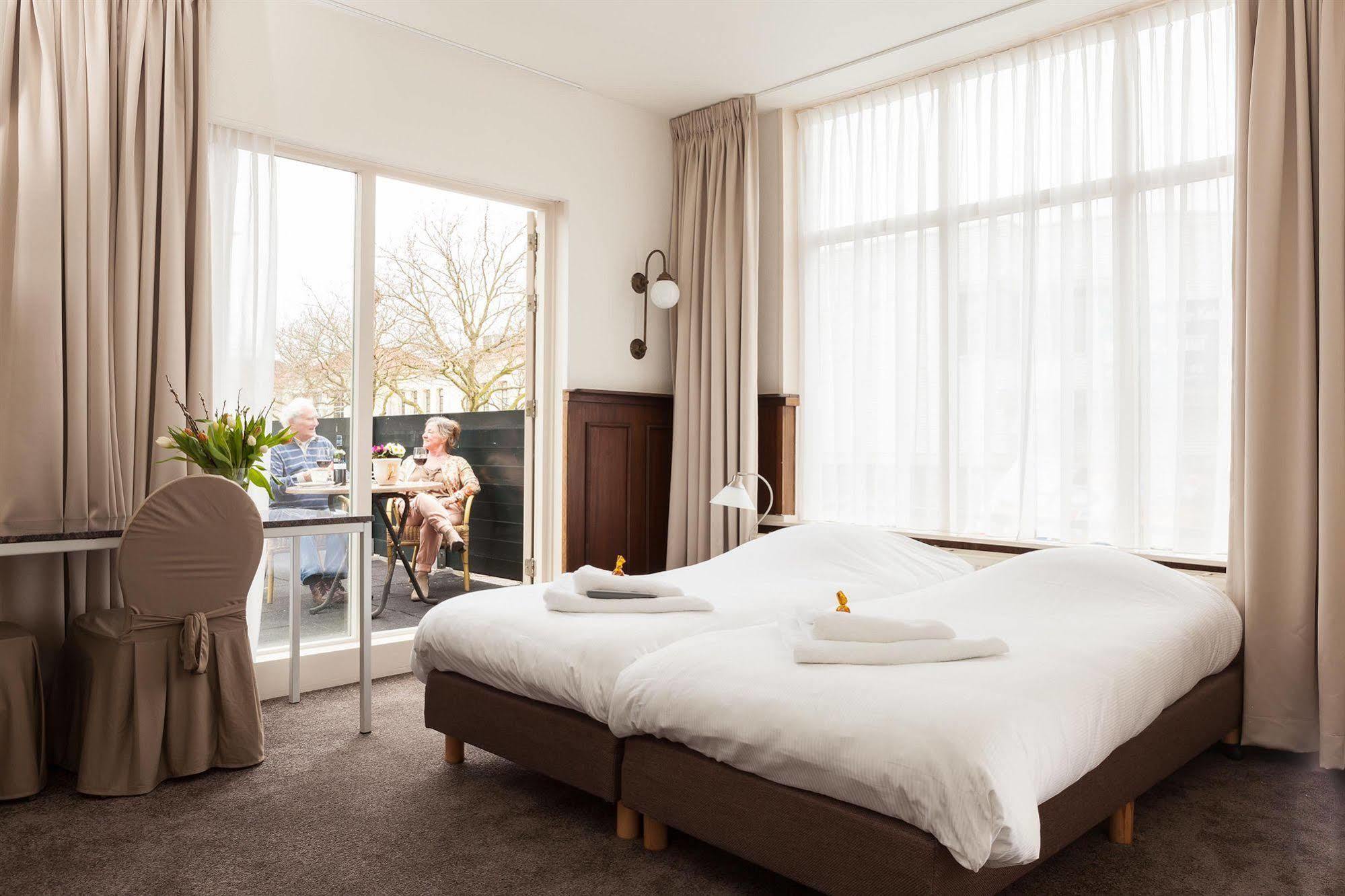 Hotel Stad En Land Алкмаар Екстериор снимка
