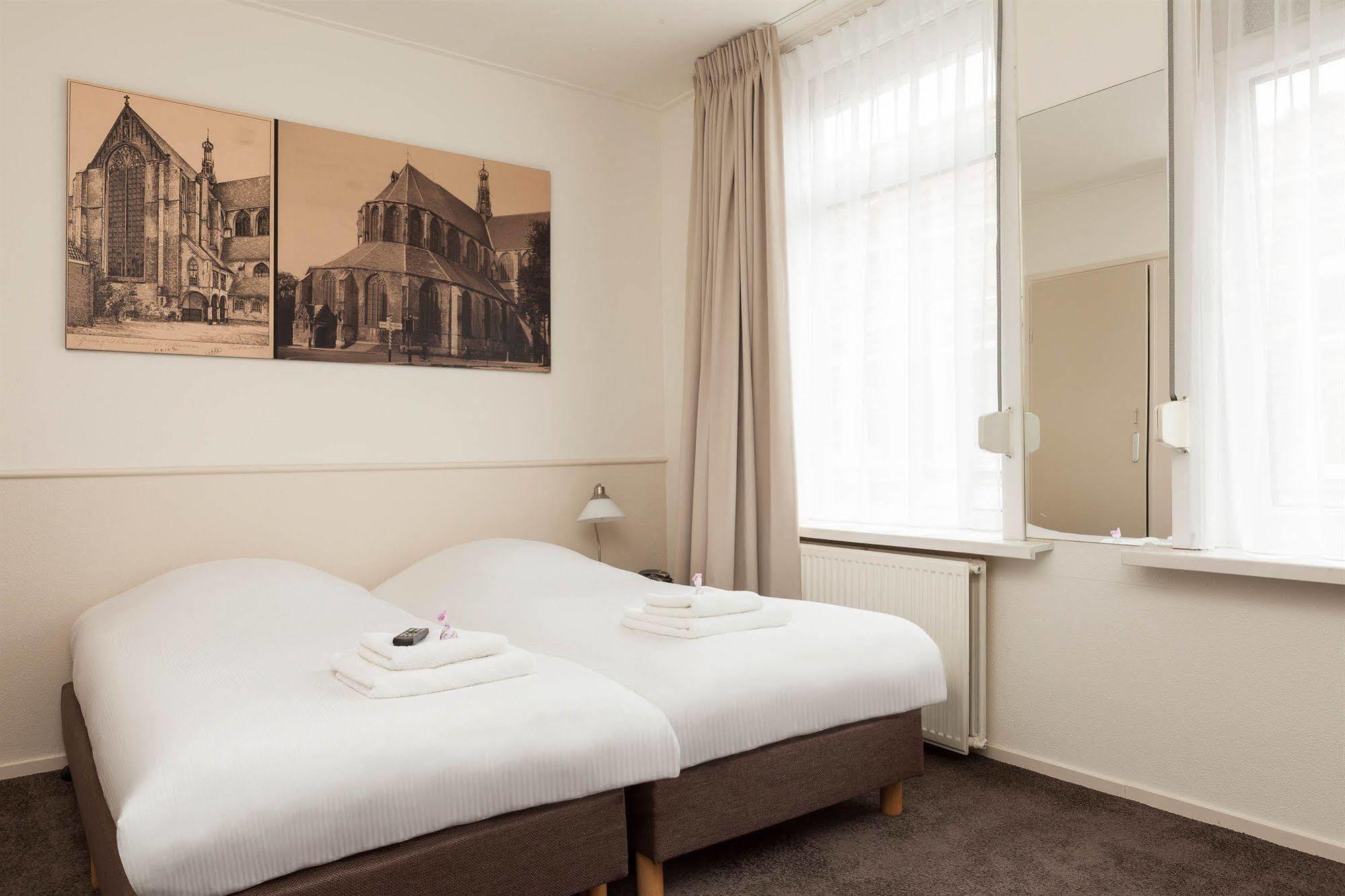 Hotel Stad En Land Алкмаар Екстериор снимка