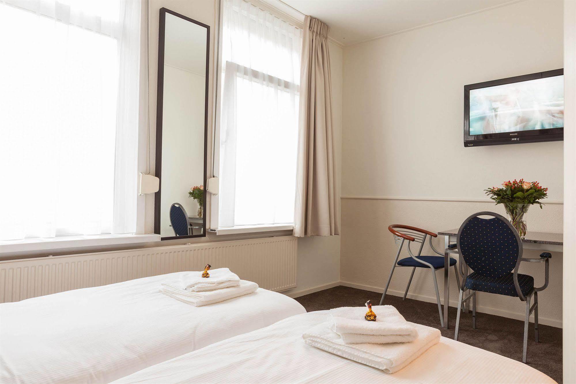 Hotel Stad En Land Алкмаар Екстериор снимка